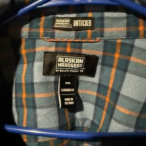 Duluth Trading Co Blue and Orange Plaid Casual Button Down Shirt